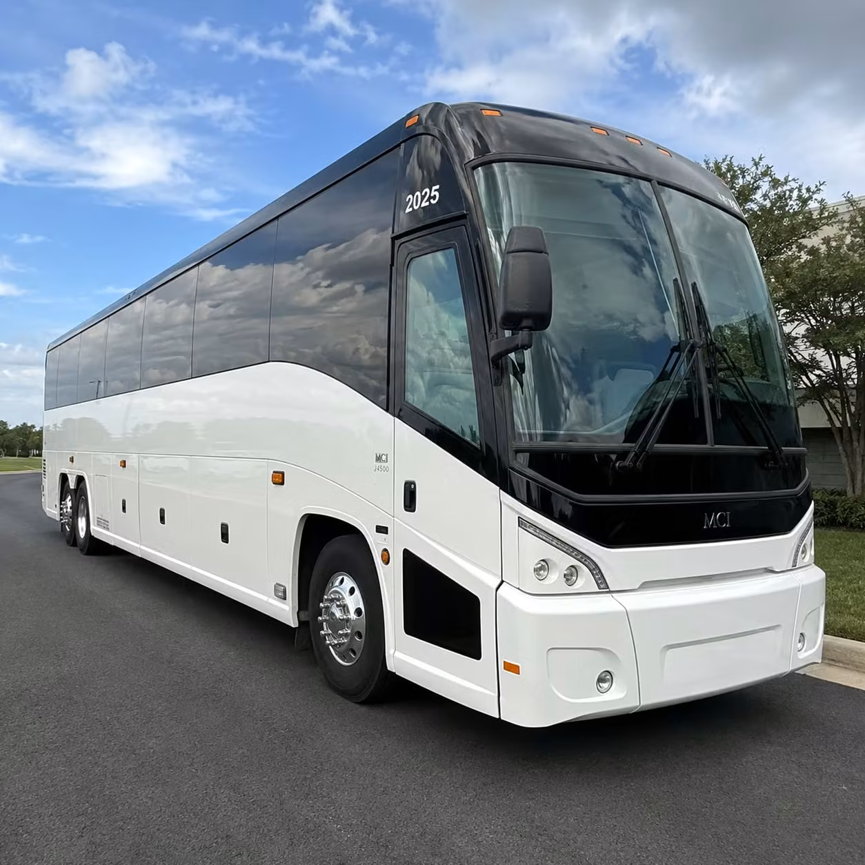 concert bus rentals to hertz arena and suncoast credit union arena from cape coral